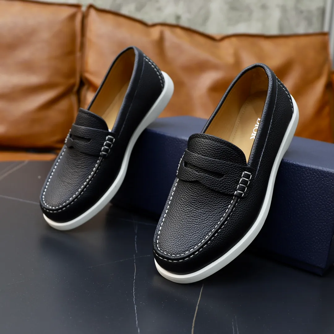 Ex-factory price: 540🙅‍♂️🙅‍♂️🙅‍♂️ Brand: Dior DIOR Standard code: Men's code 38/44 (45 can be customized) Grade: Same as the official website Material: Original cowhide stitching, cowhide lining, original TPU wear-resistant soft outsole Style categories: Leisure and sports version, footwear for driving, young fashion, European and American trends, British style Color: actual picture color